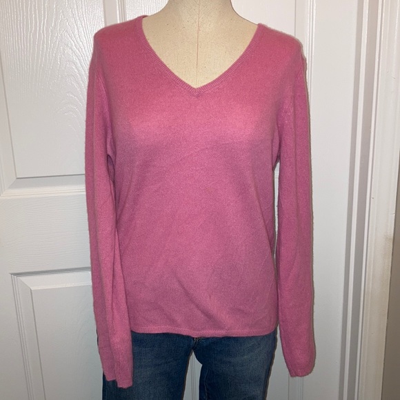 Bloomingdale's Sweaters - Bloomingdales Pink Cashmere Sweater